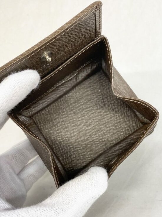 Louis Vuitton Coin Case Taiga Portomonevo Watt Grizzly - Picture 3 of 10
